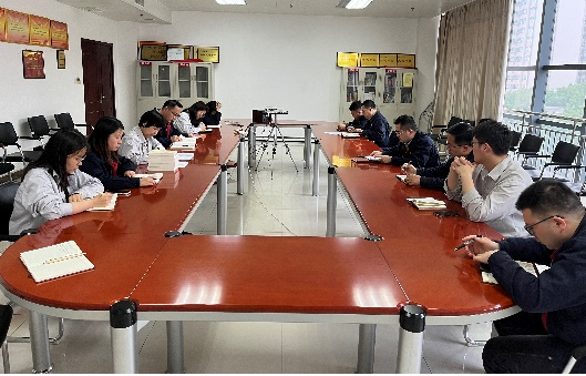 瑞鑫科公司黨支部召開學(xué)習(xí)貫徹習(xí)近平新時(shí)代中國(guó)特色社會(huì)主義思想主題教育動(dòng)員會(huì)